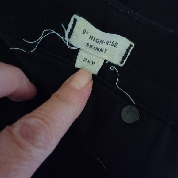 A Madewell Black Skinny Jeans - Picture 7 of 9